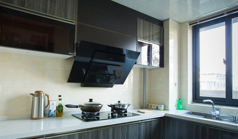厨房图片来自家装大管家在营造时尚休闲 140平现代中式雅居的分享