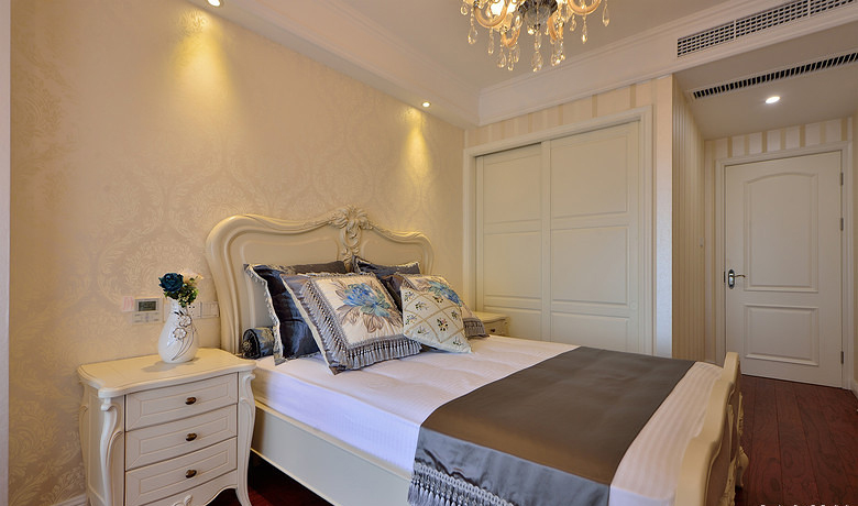 卧室图片来自家装大管家在温馨舒适 107平大气欧式时尚3居的分享