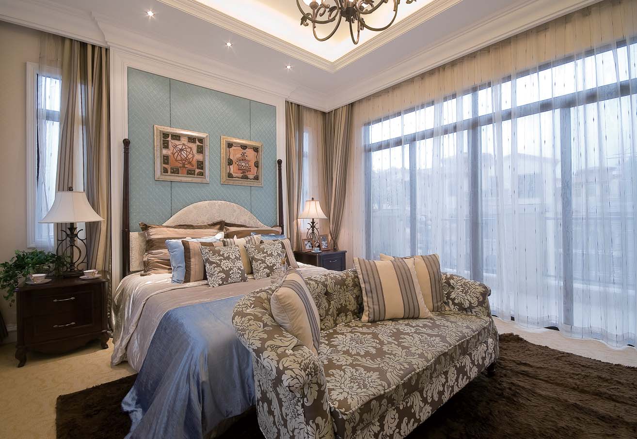 欧式 三居 简欧 清醒 卧室图片来自朗润装饰工程有限公司在凤凰城 简欧风格三居室的分享