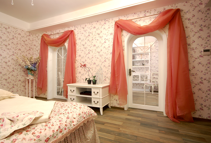 欧式 三居 白领 旧房改造 80后 小资 卧室图片来自幸福亿家装饰在孔雀城整装案例的分享