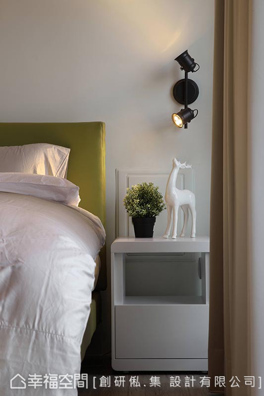 卧室图片来自幸福空间在231平新东风时尚的简约奢华的分享