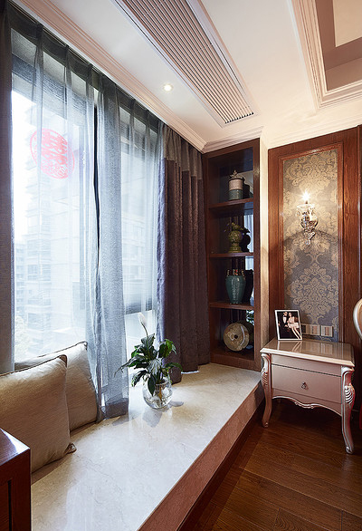 卧室图片来自家装大管家在最爱美式风格 120平悠闲典雅3居的分享