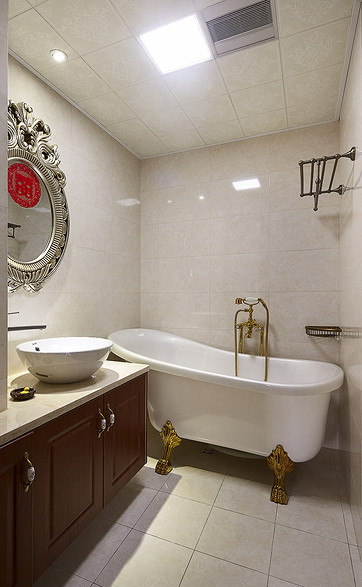 卫生间图片来自家装大管家在最爱美式风格 120平悠闲典雅3居的分享