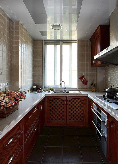 厨房图片来自家装大管家在温馨舒适自然 145平简约美式居的分享