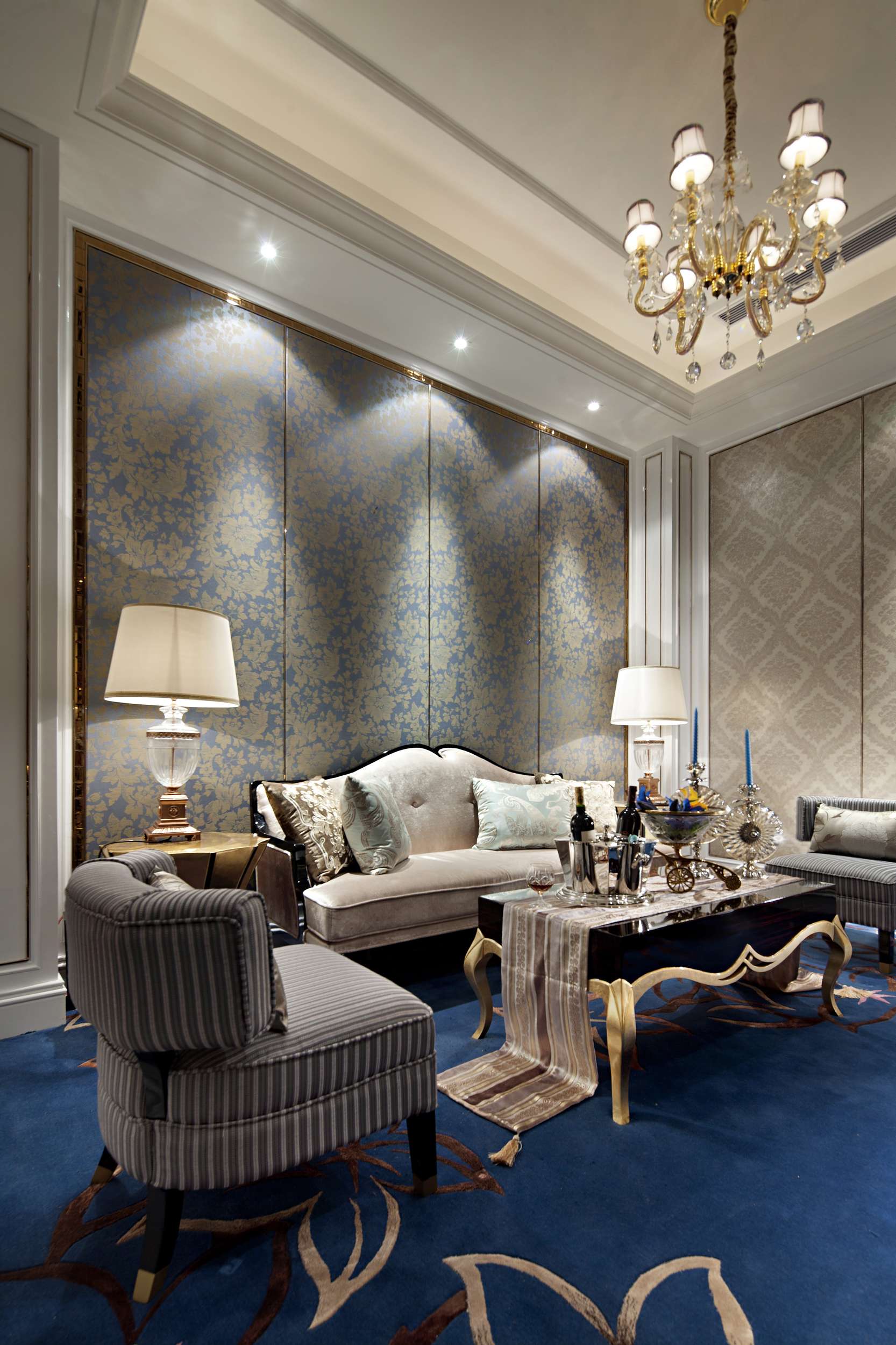欧式 三居 客厅图片来自百合居装饰工程有限公司在古典欧式的分享