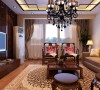 客厅设计：
中式风格家具的摆放极其讲究“对称”的效果，沙发两侧的中式台灯，左侧的中式椅，都是双方对称，有种和谐统一之感
