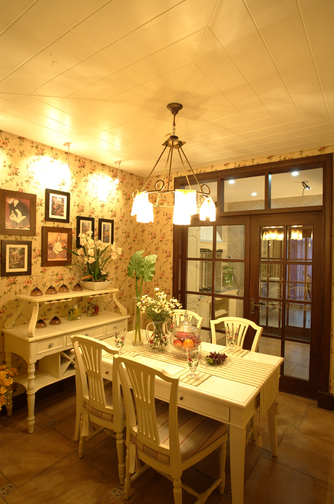 田园 旧房改造 三居 餐厅图片来自赵修杰在田园风格大量使用实木制作的分享