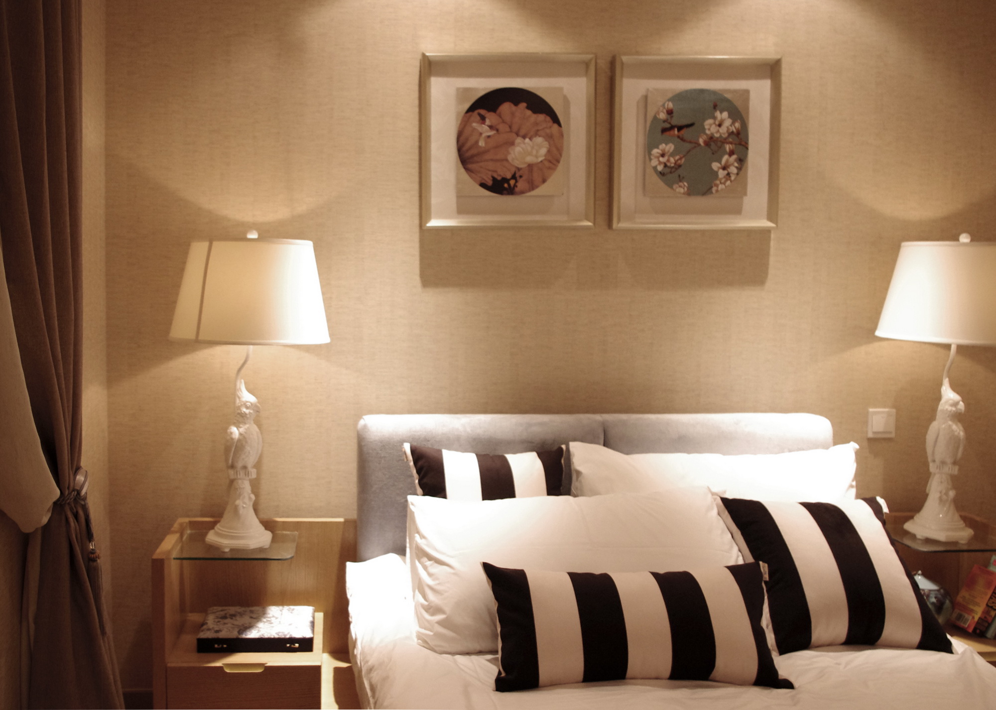 客厅图片来自苹果装饰公司在兰亭都荟三室二厅新中式风格欣赏的分享