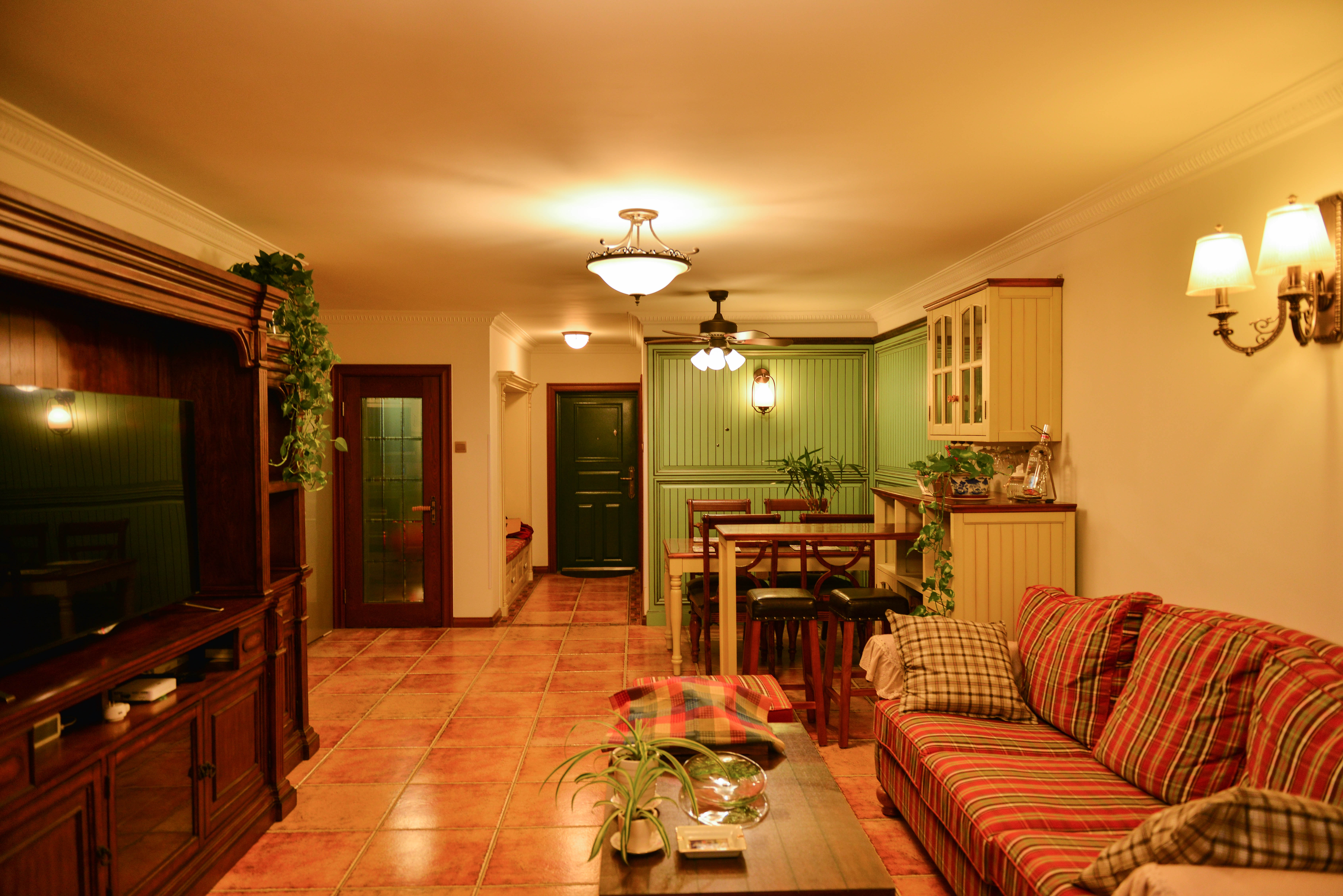 三居 现代美式 旧房改造 客厅图片来自赵修杰在实现，浪漫 实用的分享
