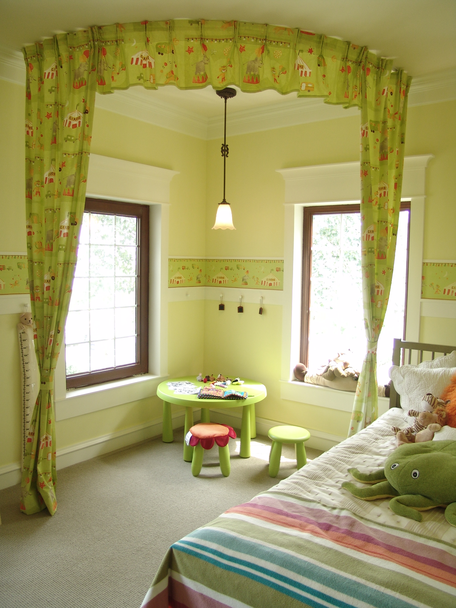 独栋别墅 新古典风格 客厅 卧室 儿童房图片来自装饰装修-18818806853在优雅温馨的家古典风格300平独栋的分享