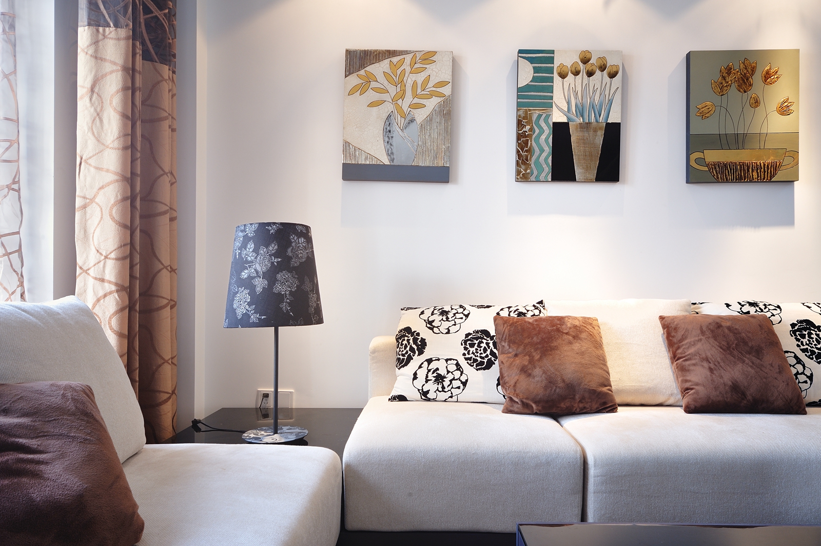 复室 混搭 现代 美式 客厅图片来自朗润装饰工程有限公司在现代 美式混搭风的分享