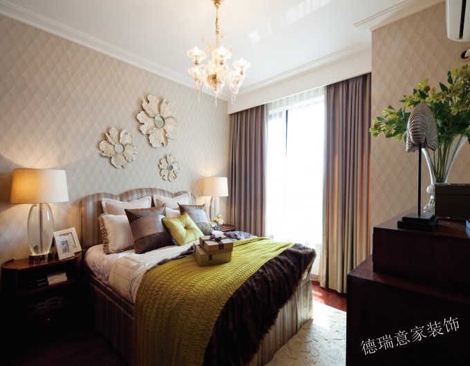 欧式 三居 客厅 卧室 白领 小资 温馨 书房 舒适图片来自青岛德瑞意家装饰郭欣在搭配合理的欧式完美境界的分享