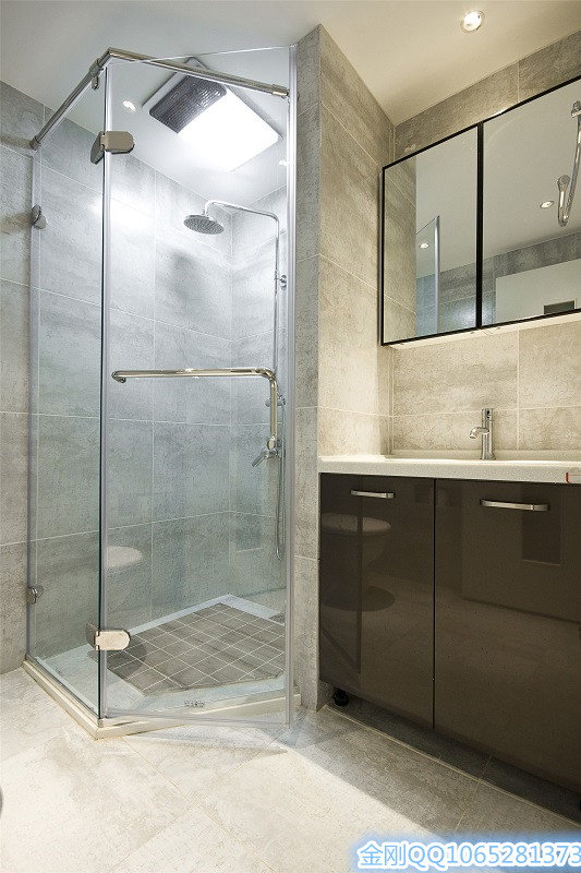 简约 三居 现代 卫生间图片来自百合居装饰工程有限公司在现代简约 格调生活的分享