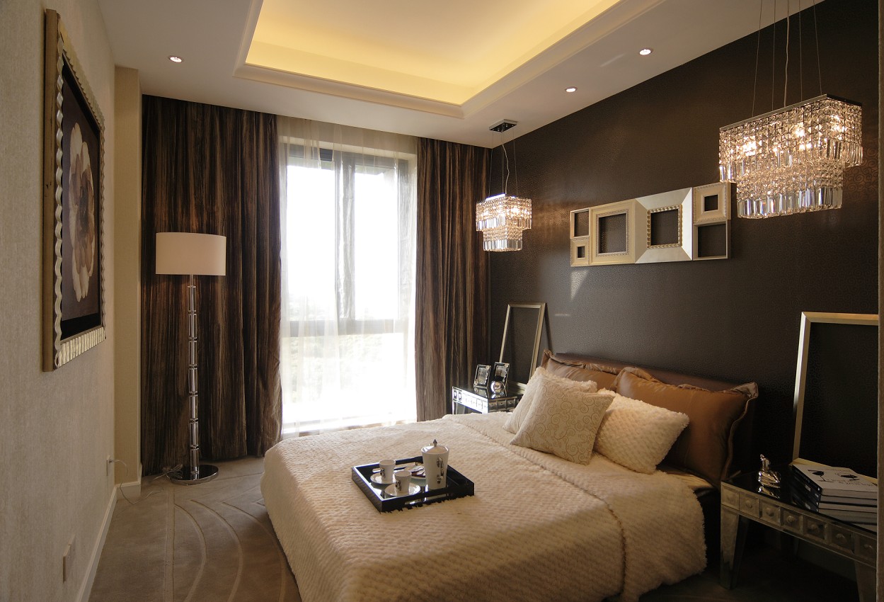 三居 后现代 古典 白领 收纳 卧室图片来自北京装修设计o在后现代奢华-V7西园（西山御园）的分享