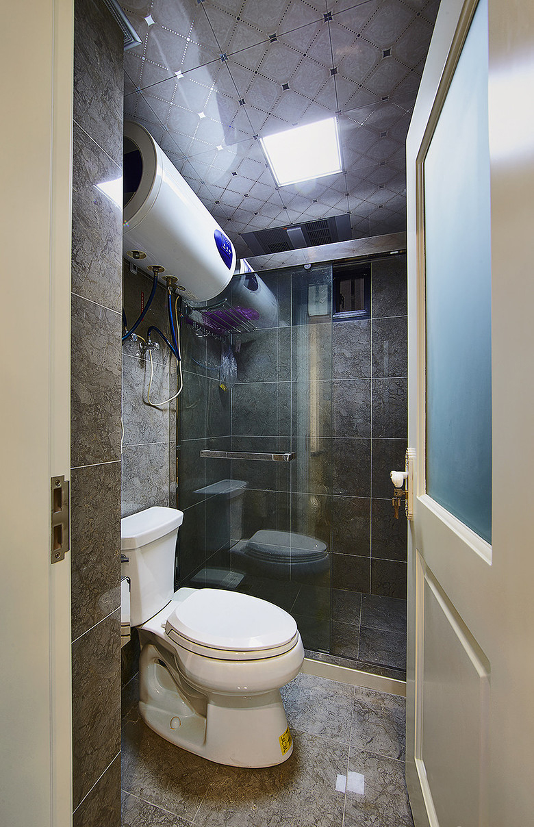 卫生间图片来自家装大管家在白领夫妻最爱 110平淡雅欧式3居的分享