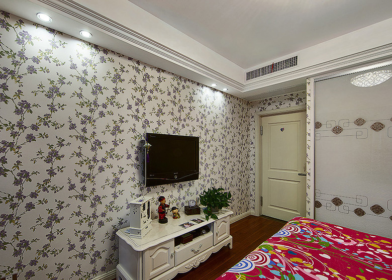 卧室图片来自家装大管家在白领夫妻最爱 110平淡雅欧式3居的分享