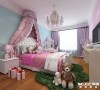 卧室采用粉色色调，温馨，给人进来之后就要有放松的情绪。卧室要求安静，吸引，我们运用软包和护墙板。最好能铺上地毯，既吸音，脚走起来也会舒服些。创造一个舒适，放松的睡眠空间。
