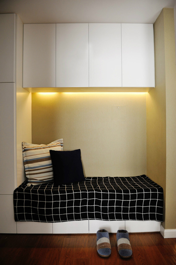 卧室图片来自四川岚庭装饰工程有限公司在120平混搭风三居的分享