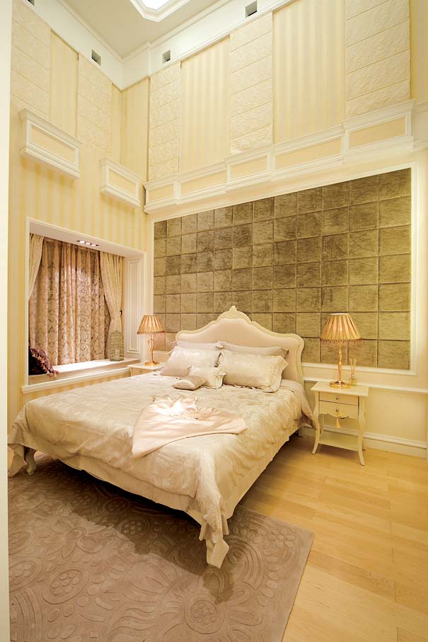 客厅图片来自上海日升装饰李彦龙在龙发装饰-福盈樟木御墅的分享