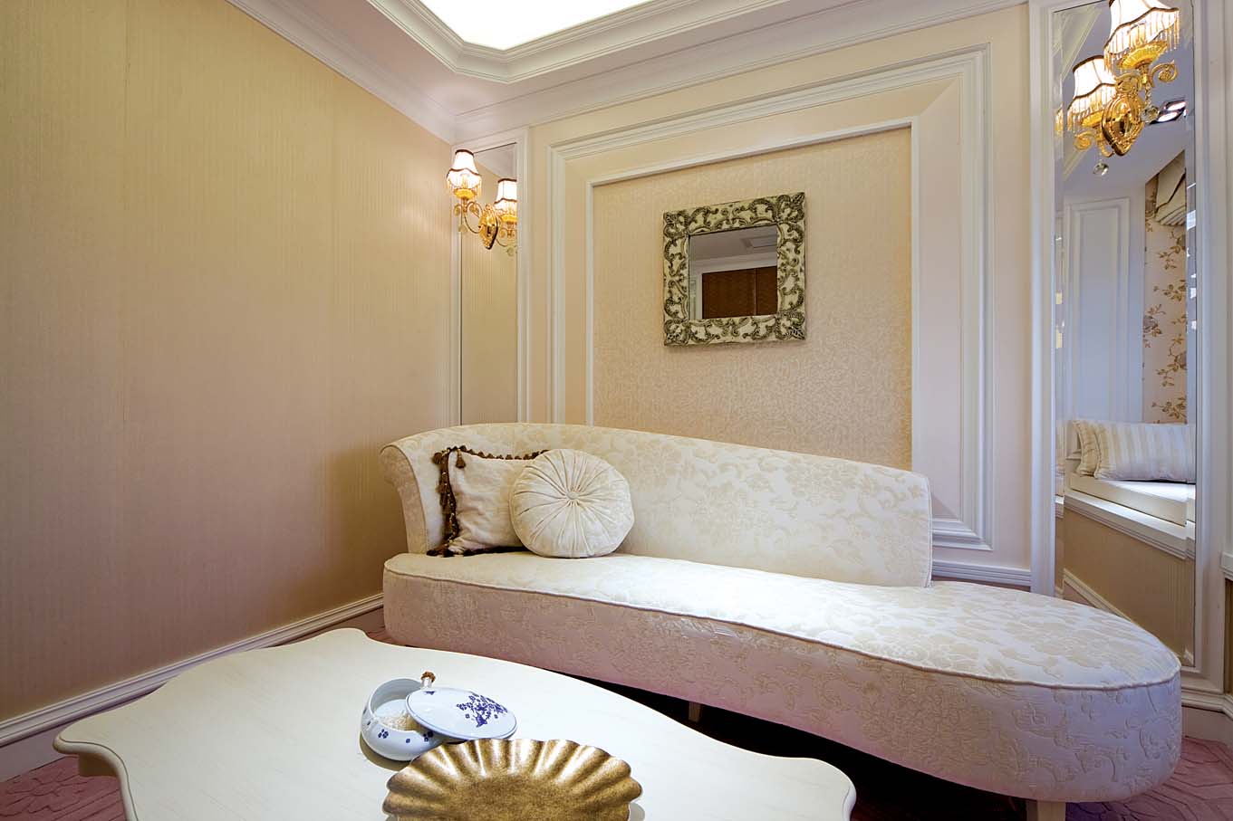 客厅图片来自上海日升装饰李彦龙在龙发装饰-福盈樟木御墅的分享