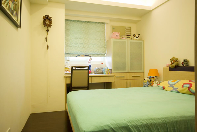 三居 简约 卧室图片来自四川岚庭装饰工程有限公司在115平米堆迭有层次的三居空间的分享