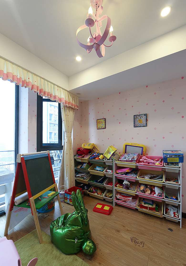 儿童房图片来自家装大管家在105平三室两厅 打造北欧风格豪宅的分享