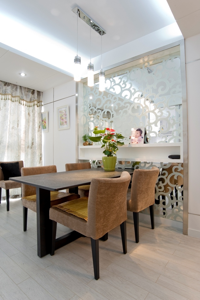 二居 简约 餐厅图片来自四川岚庭装饰工程有限公司在绿地468现代两居的分享