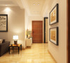 走廊整体的造型与客餐厅相呼应顶面造型比较简洁使用，走廊顶面选用壁让人感觉到它的奢华大气。