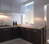 厨房设计：
以黑白为主色调，大地砖明亮简洁，使得厨房干净明亮。