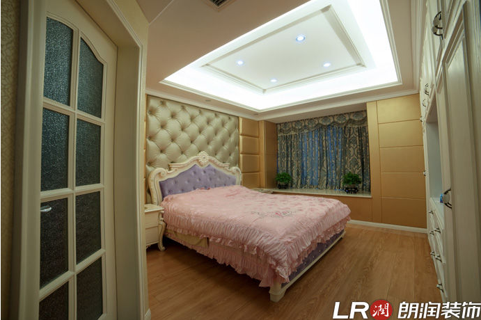 现代 港式 三居 80后 卧室图片来自朗润装饰工程有限公司在西锦城130平米现代港式风格的分享