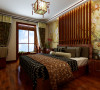 主卧室设计效果展示，床头位置用壁纸和木格栏做装饰
