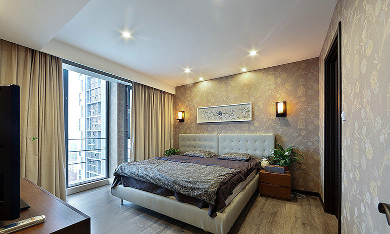 简约 欧式 混搭 三居 小资 现代 时尚 卧室图片来自佰辰生活装饰在130平米时尚简约风的分享