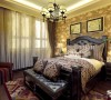卧室设计：
卧室布置较为温馨，作为主人的私密空间，主要以功能性和舒适为考虑的重点，温馨柔软的成套布艺来装点，同时在软装和用色上非常统一。