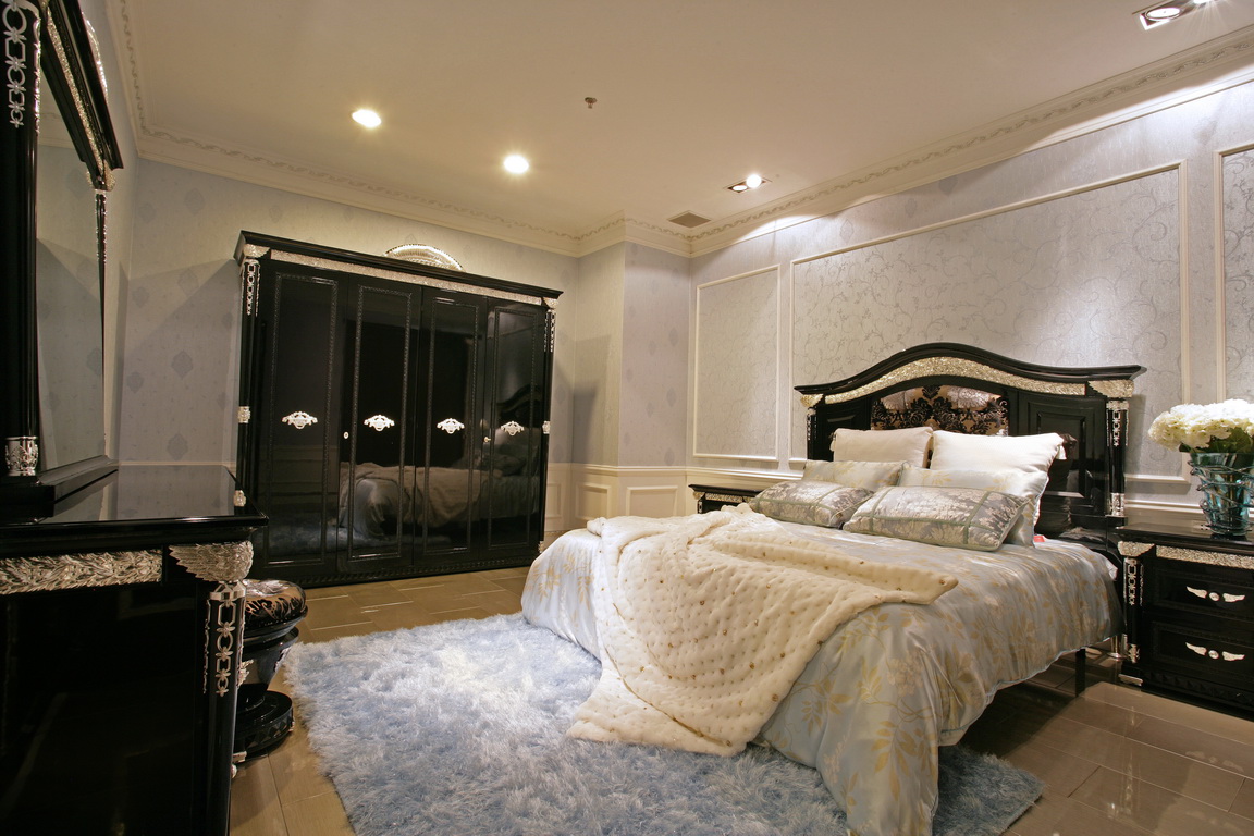 卧室图片来自广州生活家家居在梵豪森五宅样品房-爱琴之恋的分享