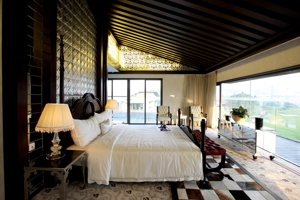 欧式 别墅 白领 收纳 卧室图片来自北京装修设计o在欧式风格之金海依云小镇321平米的分享
