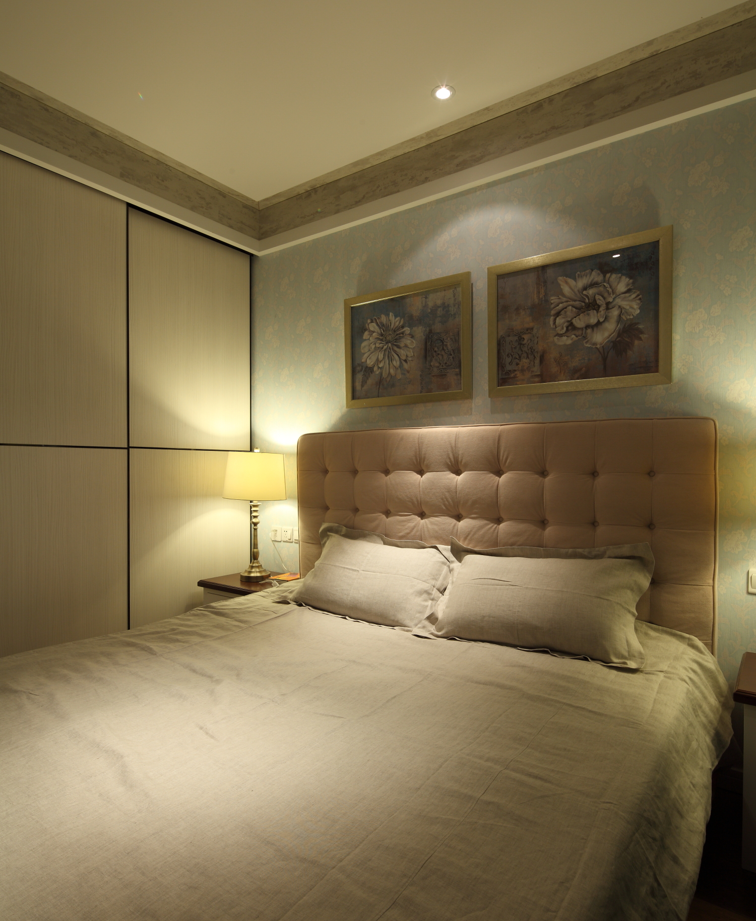 卧室图片来自朗润装饰工程有限公司在现代混搭做旧处理的分享