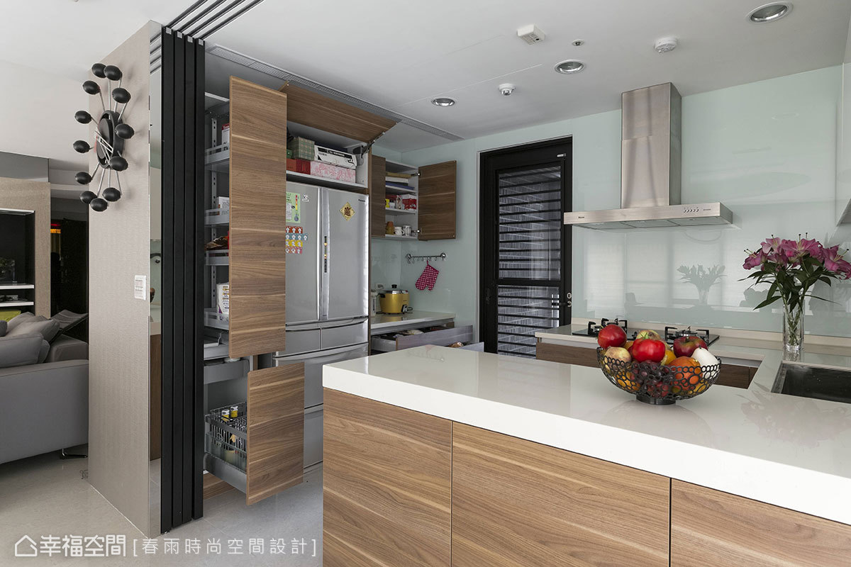 厨房图片来自幸福空间在180现代风格三面采光机能宅的分享