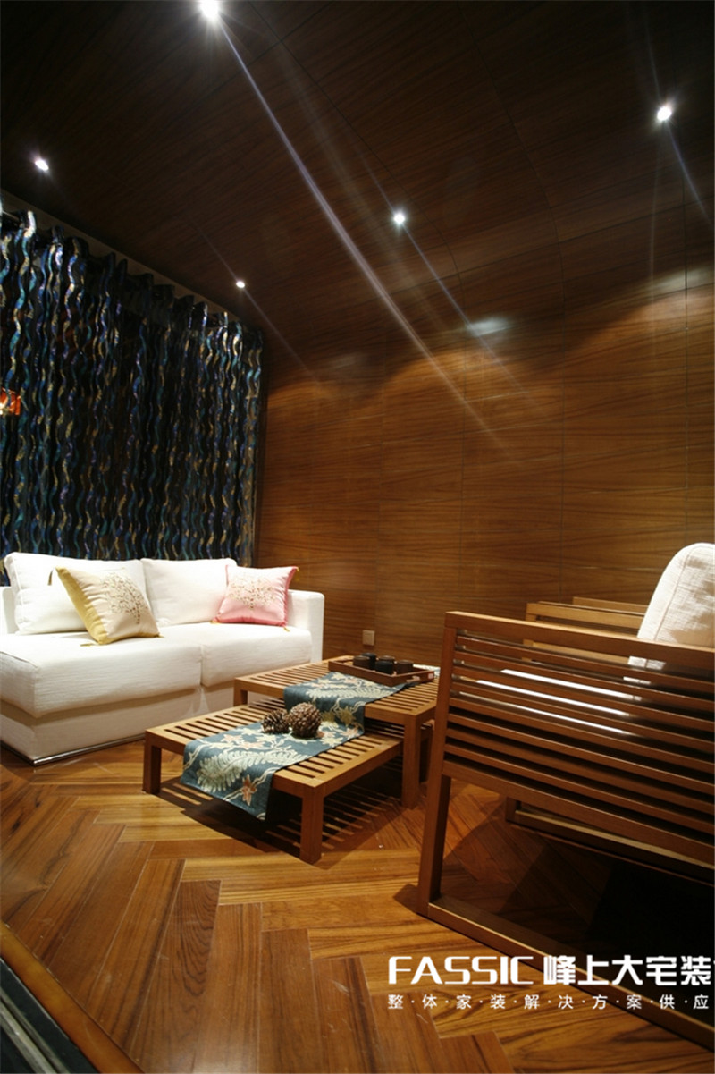 客厅图片来自峰上大宅装饰长沙在理想城市-东南亚风格的分享