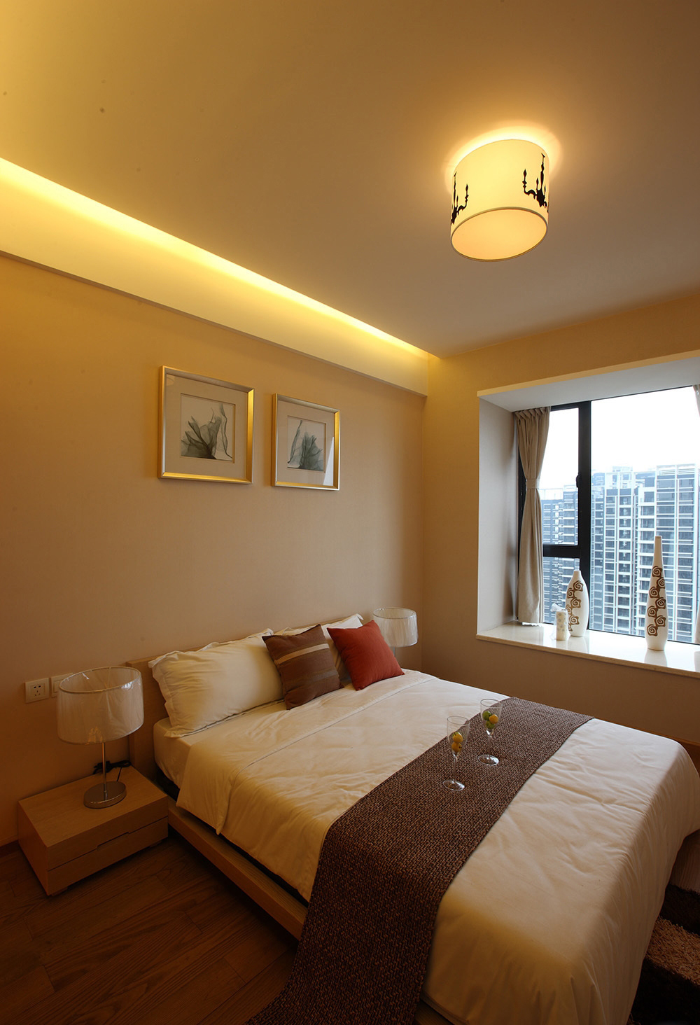 简约 三居 卧室图片来自四川建拓建筑装饰工程有限公司在现代简约——享受的分享