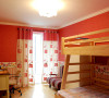 儿童房采用上下铺设计让空间得以更好的利用