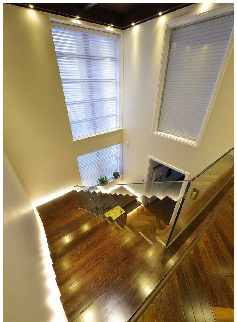 欧式 楼梯图片来自百合居装饰在简约欧式的分享
