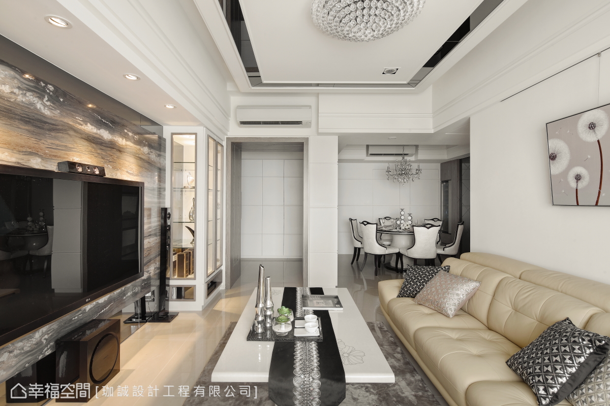 古典 简约 三居 收纳 餐厅图片来自幸福空间在100平独创新新古典 小空间大器度的分享