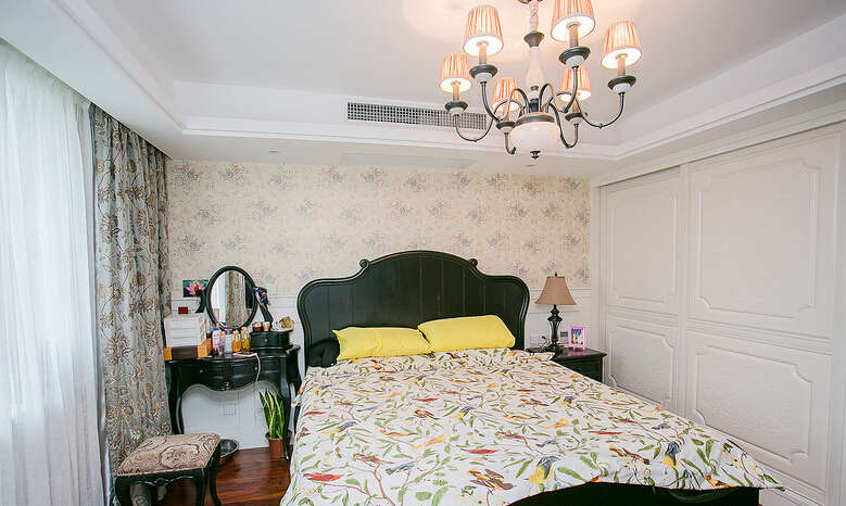 简约 欧式 田园 混搭 三居 美式风格 华润凤凰城 卧室图片来自成都V2装饰在华润凤凰城现代美式风格的分享