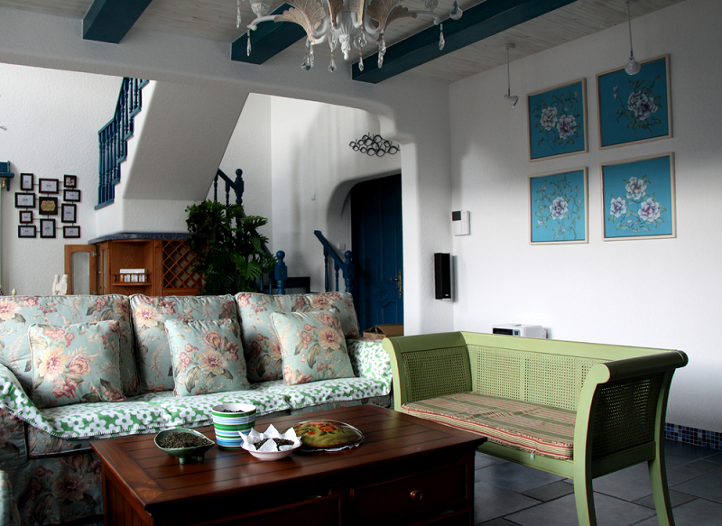 复式 客厅图片来自百合居装饰在欧式复式的分享