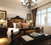 卧室则采用了欧式的家具以及欧式清凉的壁纸进行搭配。地板则采用浅色的地板进行铺装。