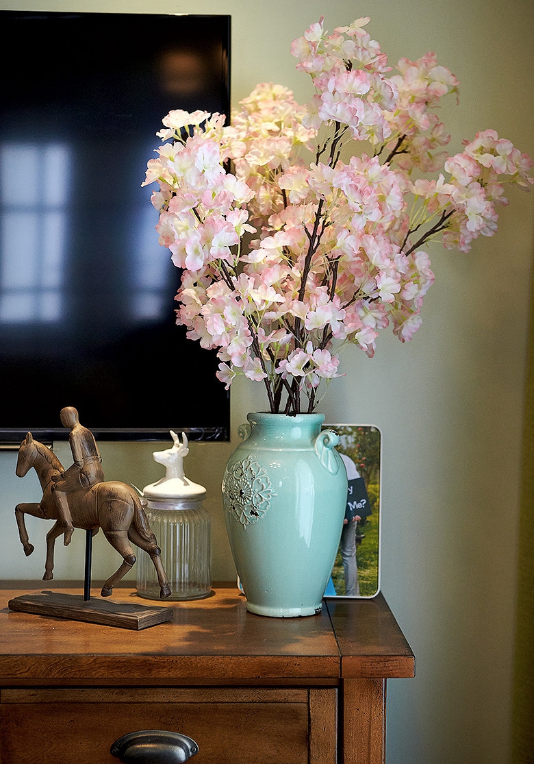客厅图片来自佰辰生活装饰在两室一厅让阳光与清新住进家中的分享