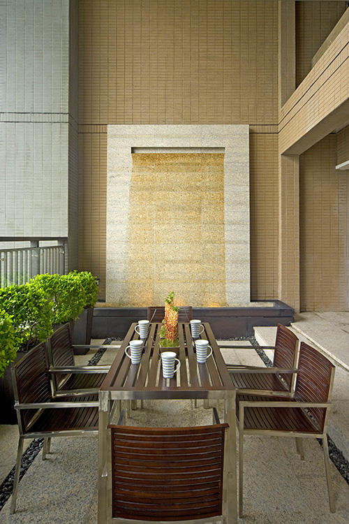 小资 别墅 白领 阳台图片来自上海本意空间建筑装饰有限公司在领秀城国际旅游度假社区的分享