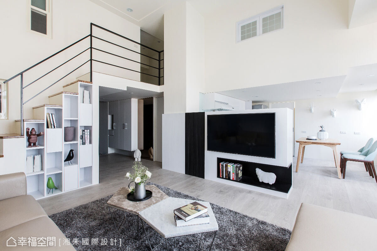二居 黑白 现代 简约 小资 80后 客厅图片来自幸福空间在100平黑白色调诠释现代风尚的分享