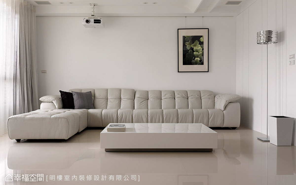 简约 收纳 小资 极简 黑白 客厅图片来自幸福空间在150平现代极简黑白配的分享