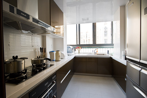 厨房图片来自cdxblzs在凤凰城 160平 现代简约 平层的分享